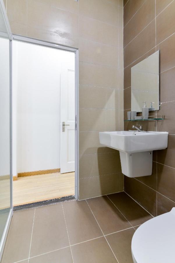 Cozrum Homes - Rivera Corner Bandar Ho Chi Minh Luaran gambar